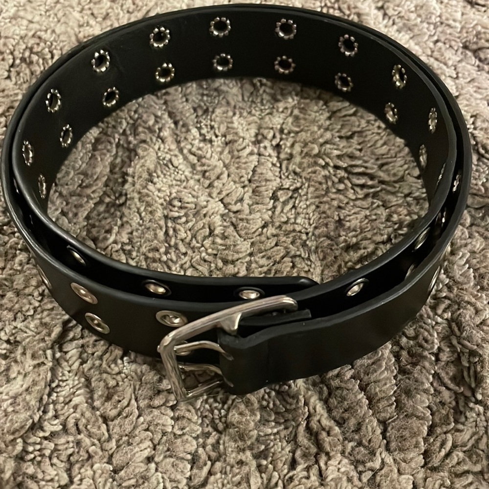 Eyelet Decor Buckle Belt